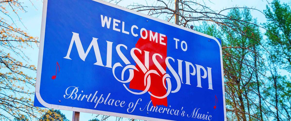 Welcome to Mississippi sign at the state border