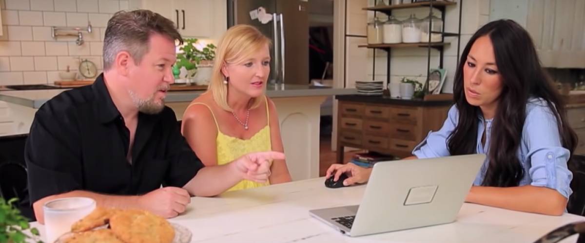 Joanna Gaines advises a couple on their renovation.