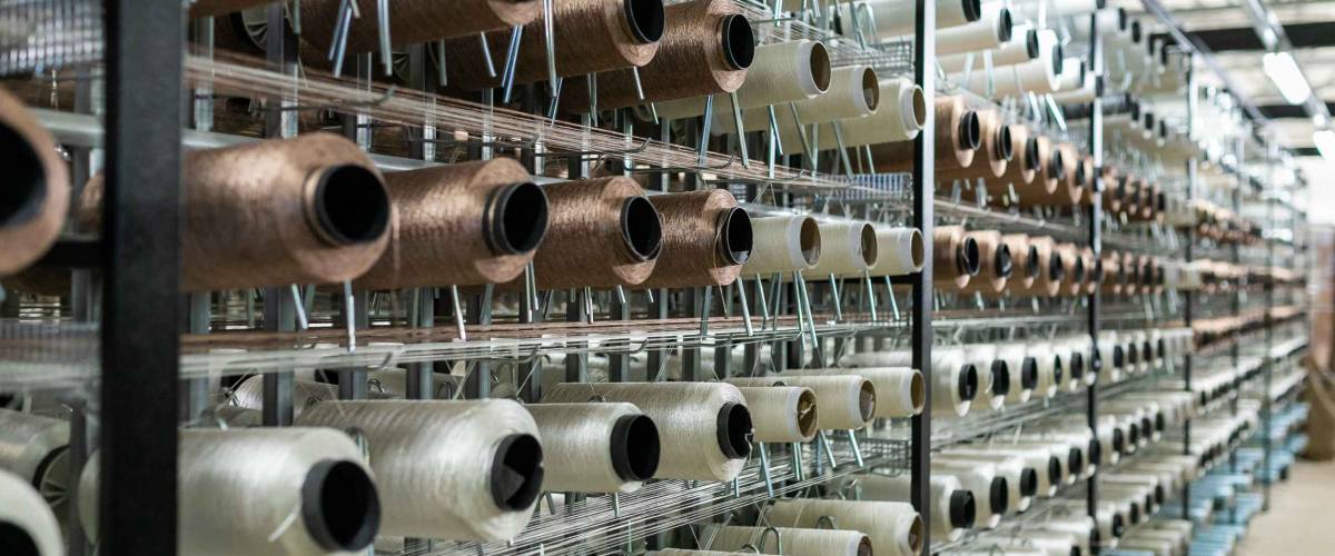 Carpet factory, carpet production, synthetic yarns for weaving looms