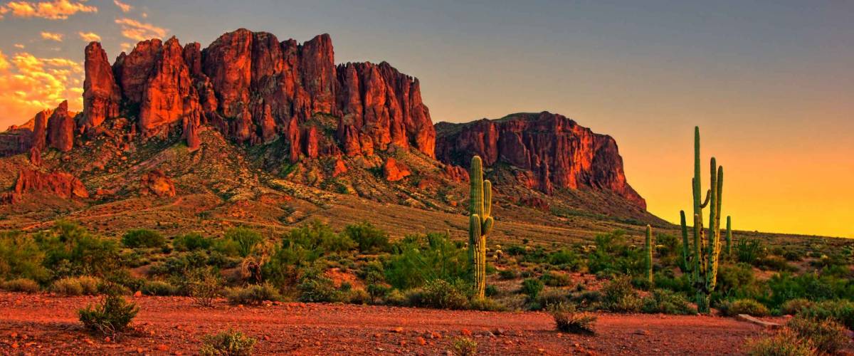 Sunset view of the desert and mountains near Phoenix, Arizona, USA
