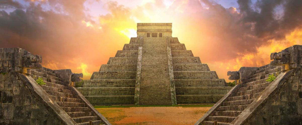 Mexico, Chichen Itza, Yucatn. Mayan pyramid of Kukulcan El Castillo at sunset