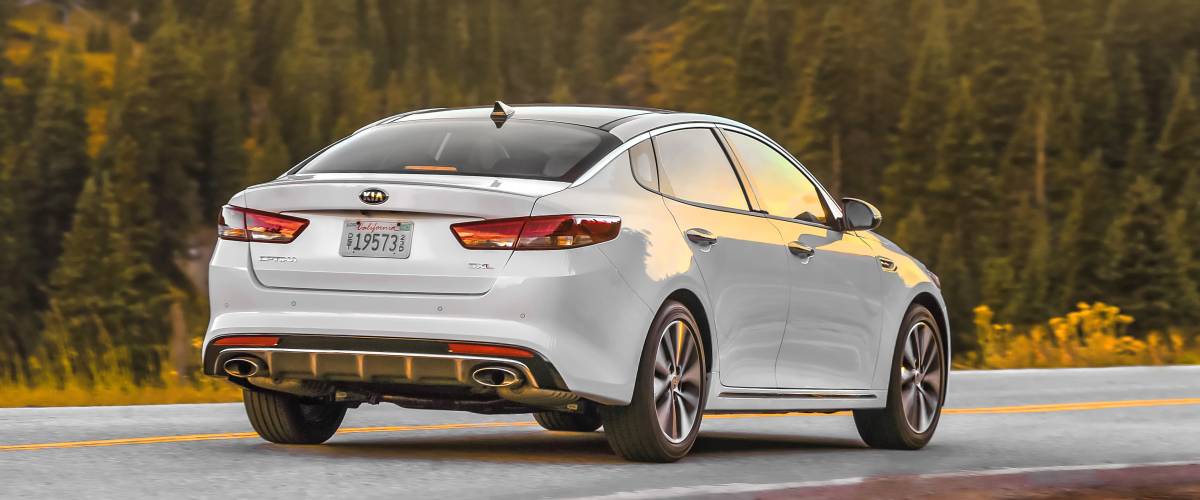 Kia Optima 2018 white