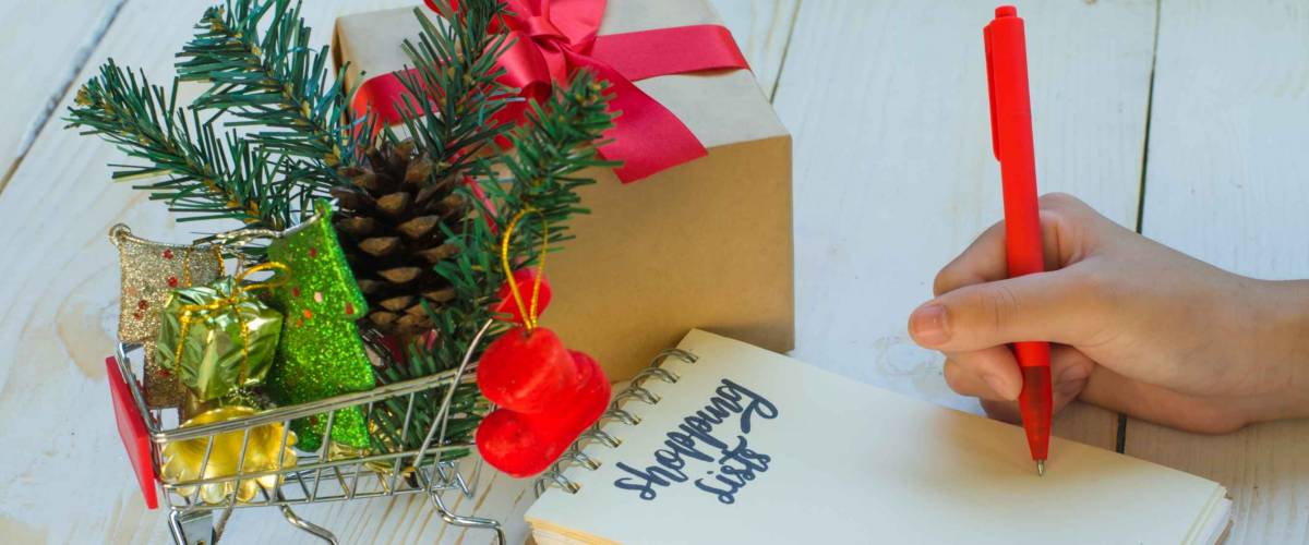 Christmas holiday shopping lists