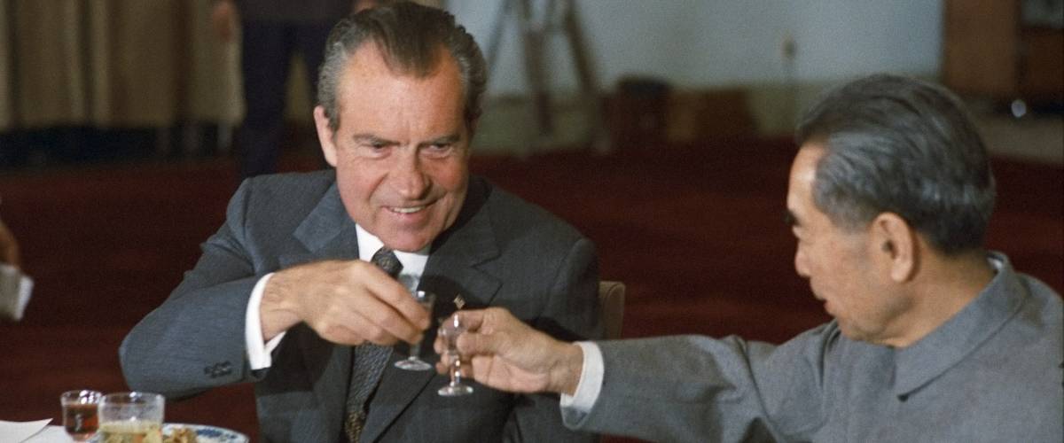 President Richard Nixon and Chinese Premier Zhou Enlai toast glasses