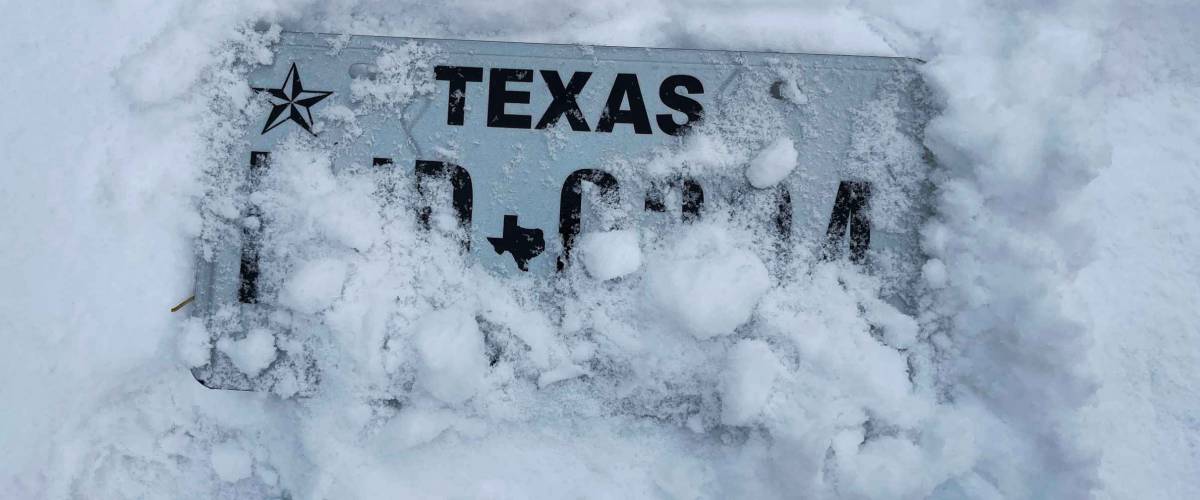 Texas is still suffering from the unexpected huge amount of snow. People without heat, without food, without access to internet. It’s a real life threatening situation. Dallas, 02.17. 2021.