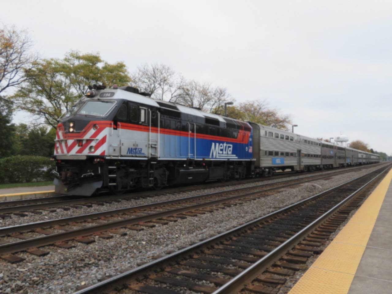 Naperville, IL train