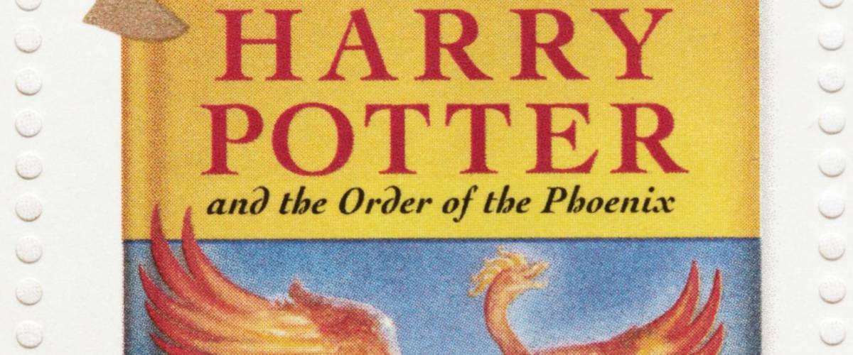UNITED KINGDOM - CIRCA 2007: A stamp printed by GREAT BRITAIN shows image of cover of Harry Potter and the Order of the Phoenix