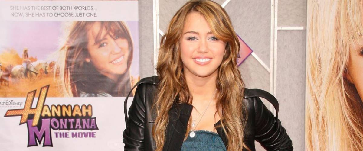 Miley Cyrus at the Los Angeles Premiere of 'Hannah Montana The Movie'. El Capitan Theatre, Hollywood, CA. 04-02-09