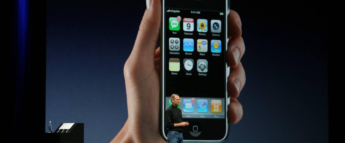 Steve Jobs introduces the very first iPhone in 2007