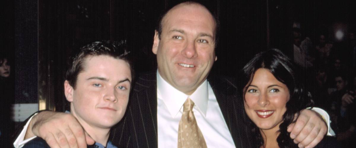 Robert Iler, James Gandolfini and Jamie-Lynn Sigler at premiere of THE SOPRANOS, NY 9/5/2002