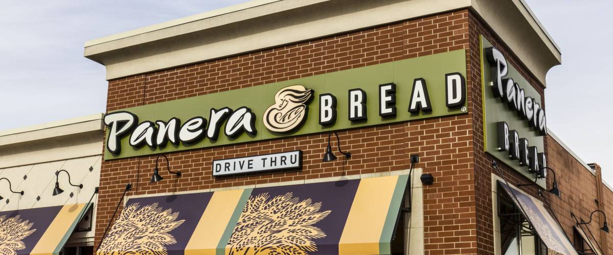 Indianapolis - Circa December 2016: Panera Bread Retail Location. Panera is a Chain of Fast Casual Restaurants Offering Free WiFi V