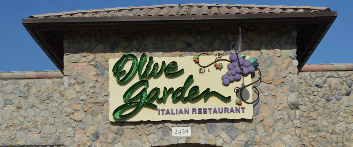 Columbus,OH/U.S.A. - July 24,2017: The exterior of an Olive Garden restaurant, showing the Olive Garden sign and logo.
