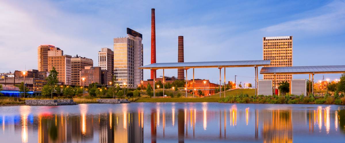 Birmingham, Alabama, USA city skyline.