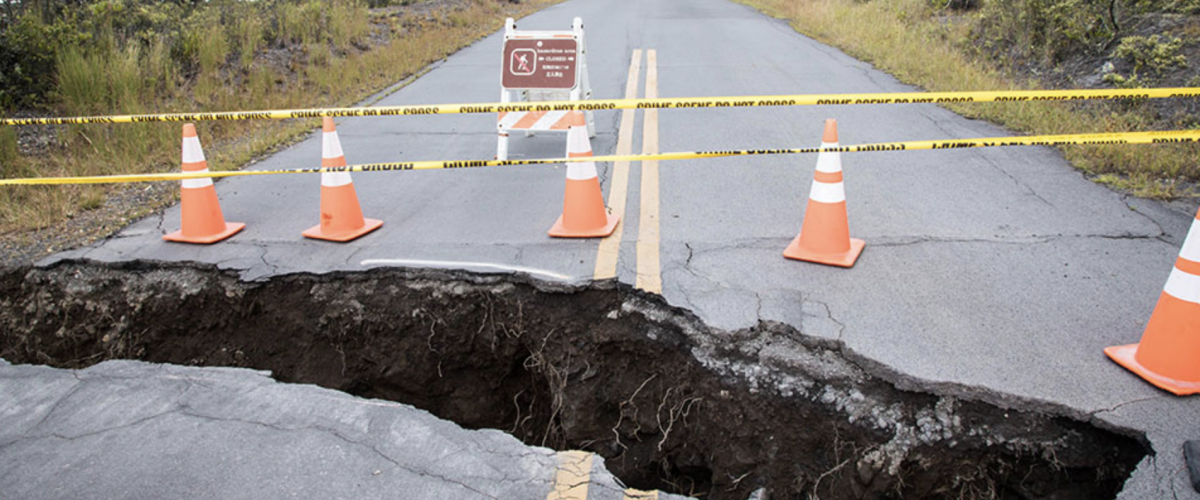 hawaii massive sinkhole