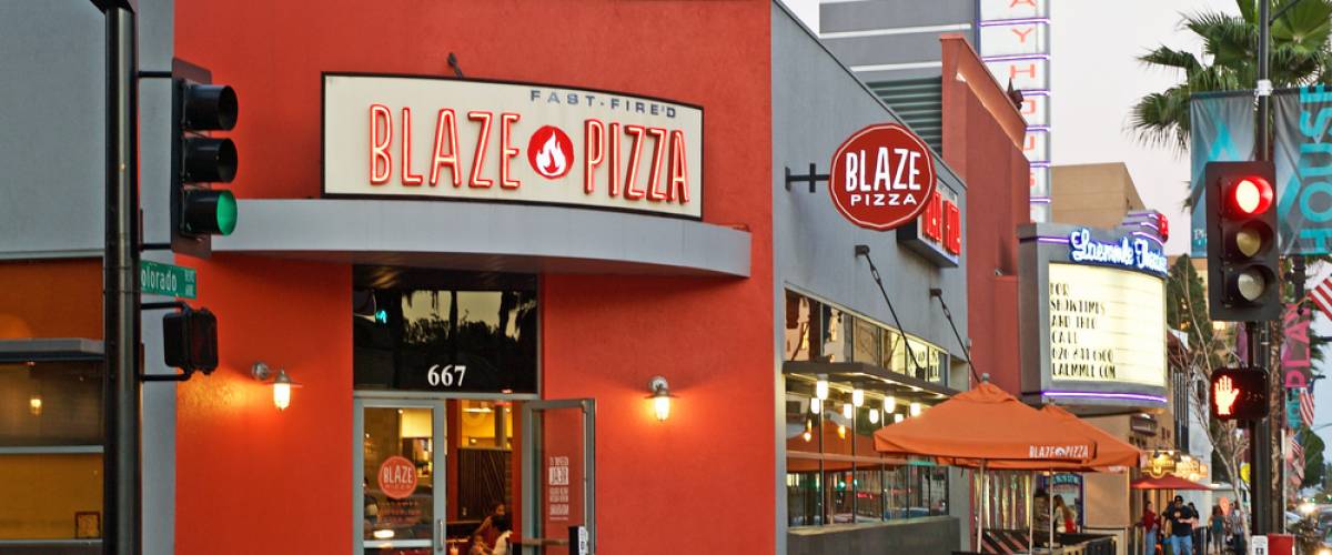 blaze pizza restaurant
