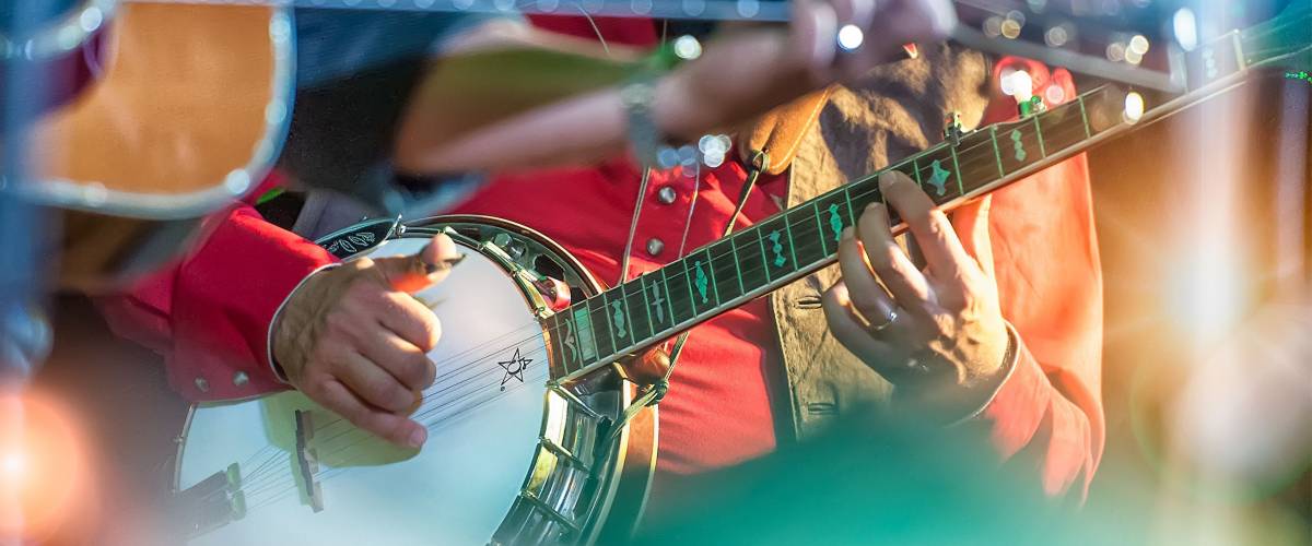 Banjo player in the country band