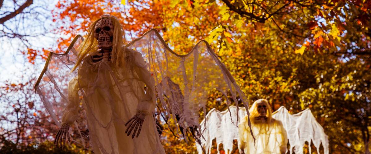 Interactive decorations can be costly, but they'll terrify trick-or-treaters for years