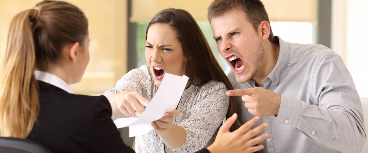 divorce fighting angry couple