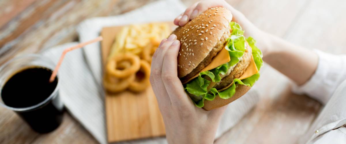 junk food eating