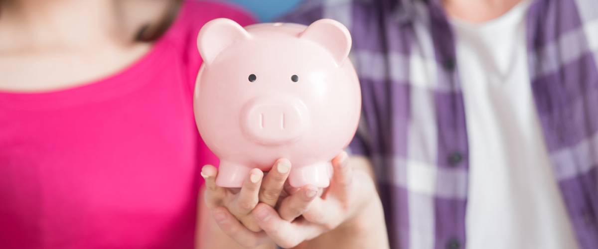 couple piggy bank