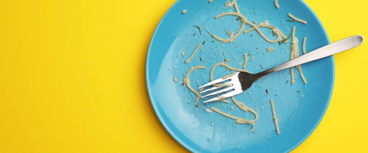 spaghetti eaten isolated backgroujnd