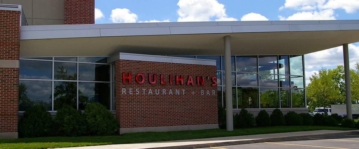 Exterior of Houlihan's restaurant location.