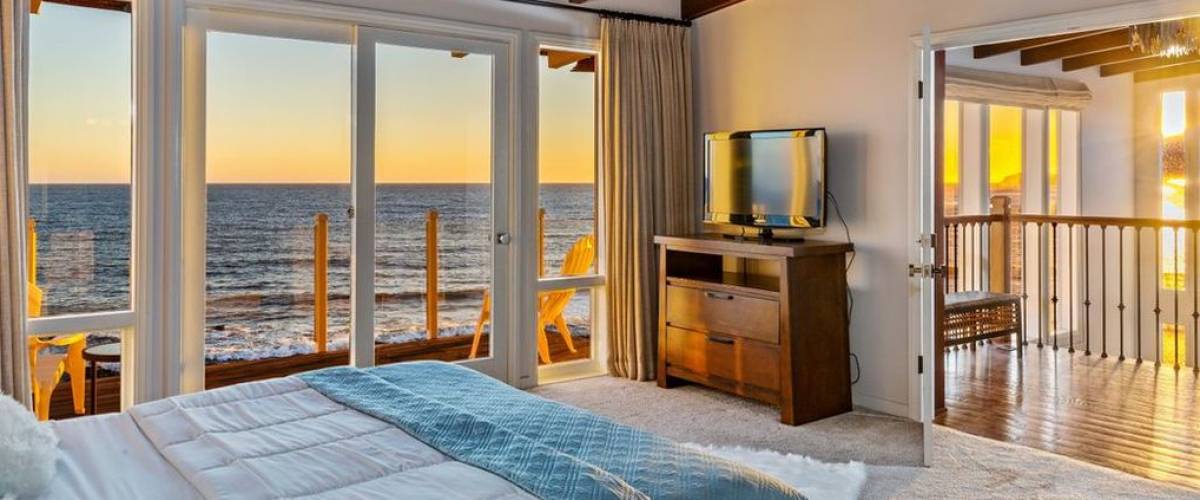 Bedroom in the Malibu home recently sold by Barry Williams of The Brady Bunch