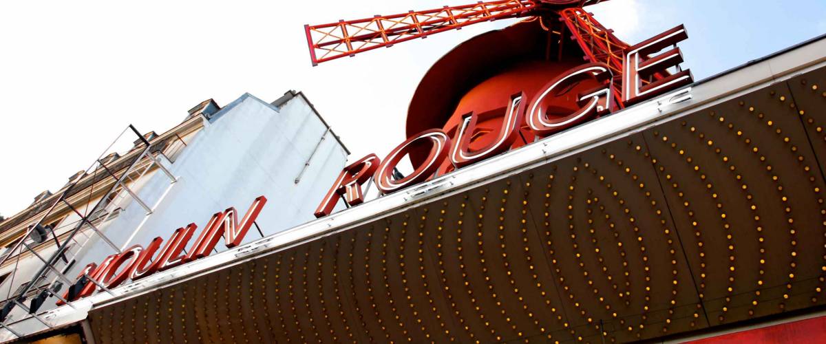 moulin rouge in paris france