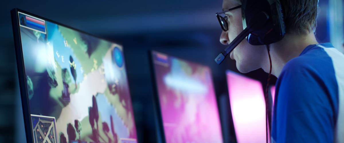 Professional video gamer in eSport tournament