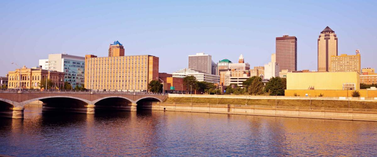 Morning in Des Moines, Iowa. Skyline of the city.