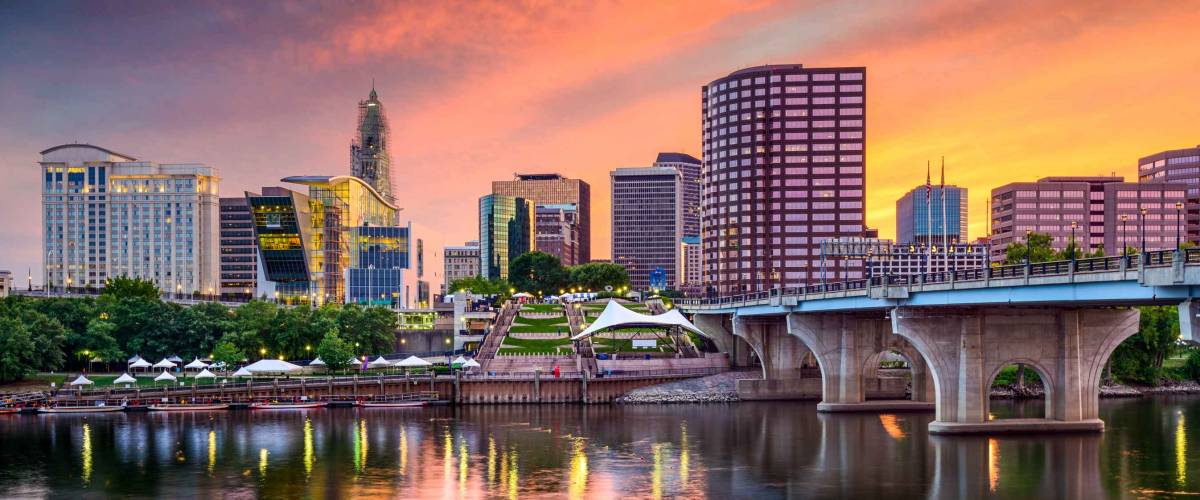 Hartford, Connecticut, USA downtown skyline.