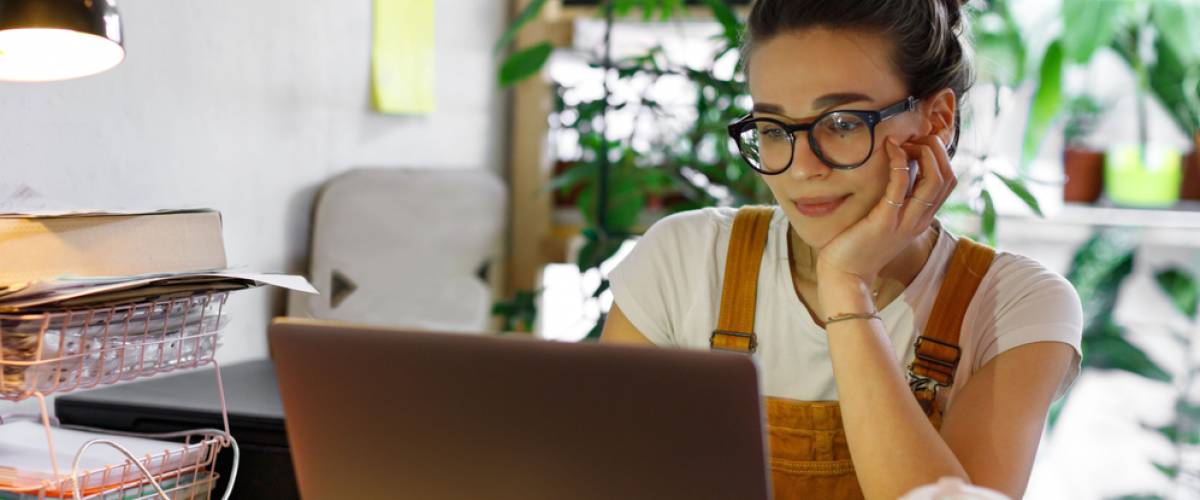 woman computer