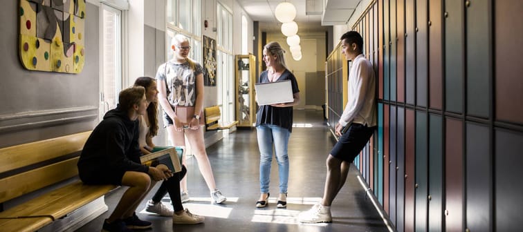 Students (14-15) in corridor