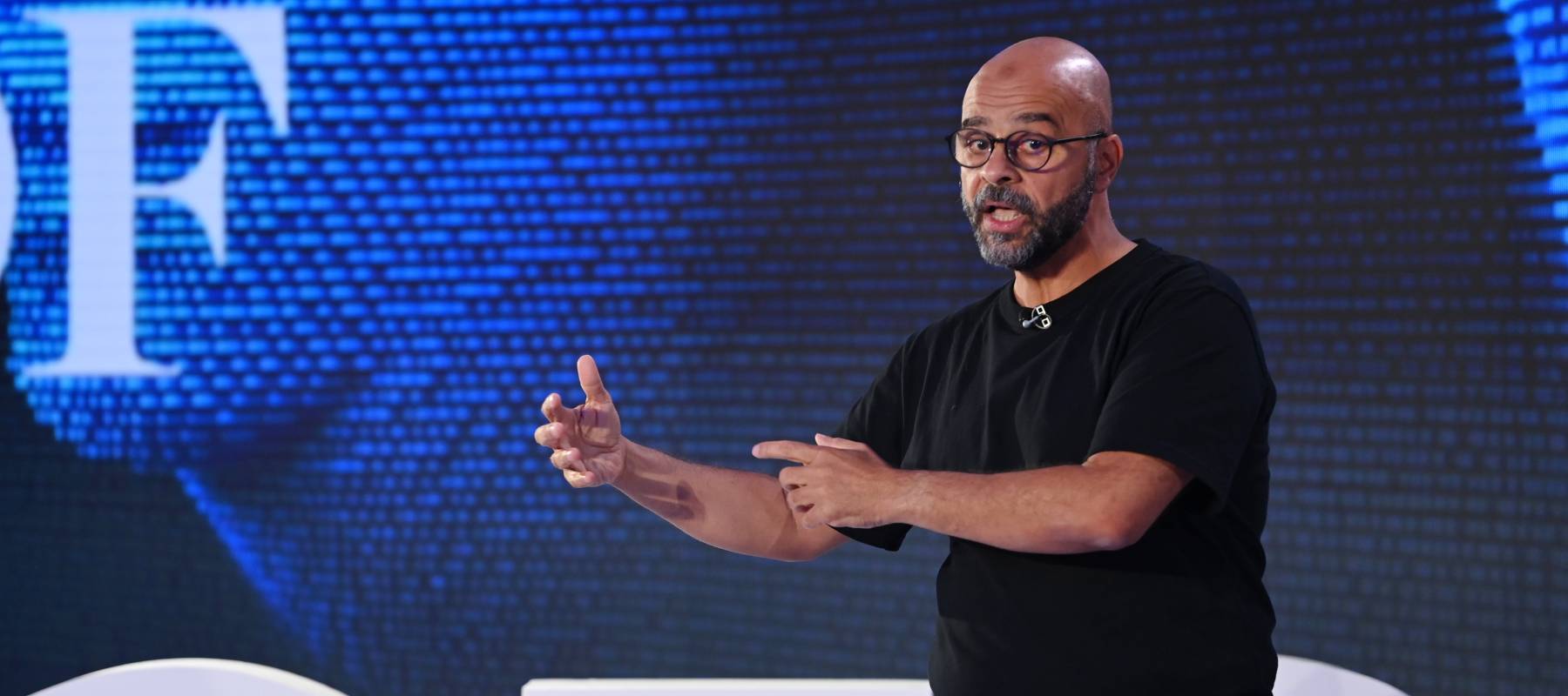 Former Google exec Mo Gawdat says AI may be coming for your job, but it's all about your adaptability.
