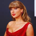Taylor Swift along with her famous Rhodes Island vacation home.