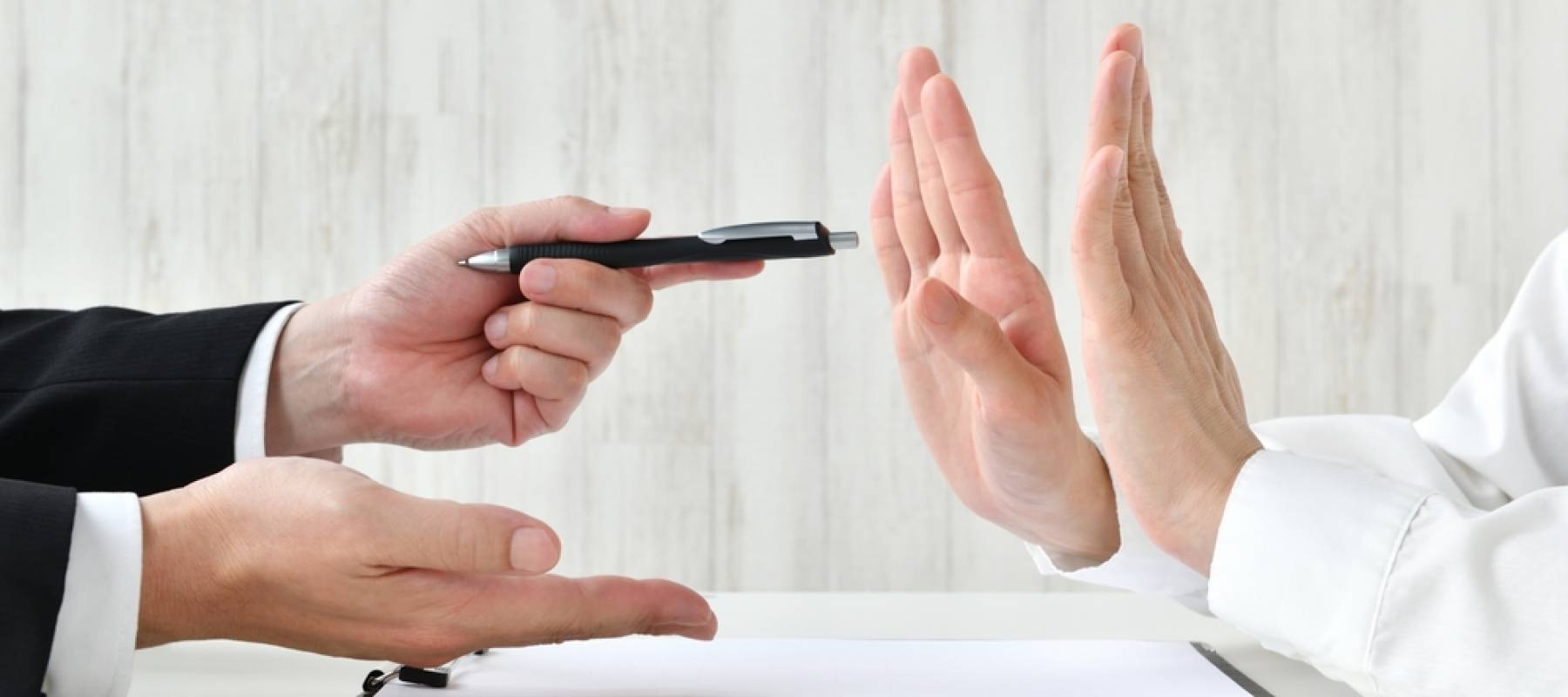 Business man's hand recommending contract