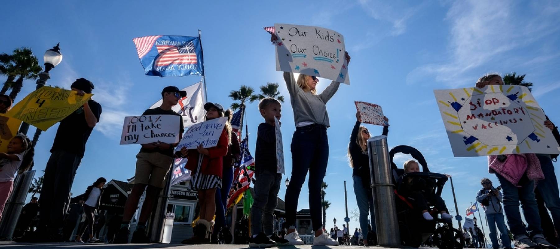 Americans protesting vaccines.