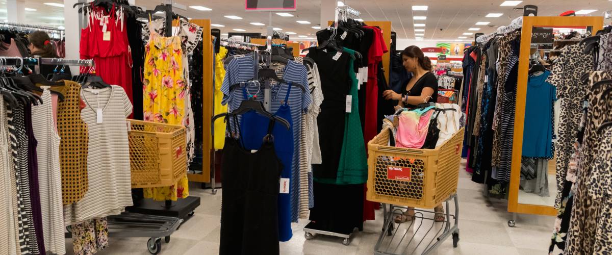 TJ Maxx Dress Code In 2022 (All You Need to Know)