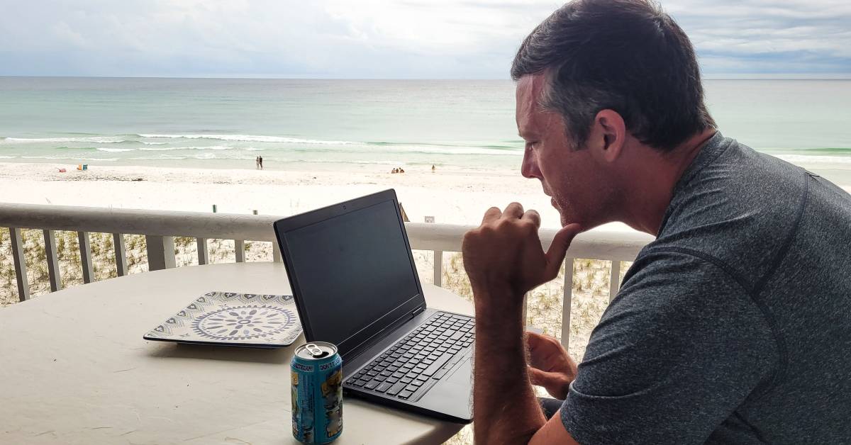 Warm, sunny 'Zoomtowns' attracted crowds of digital nomad homebuyers in the pandemic - and now they're desperate to sell. Should you take advantage?