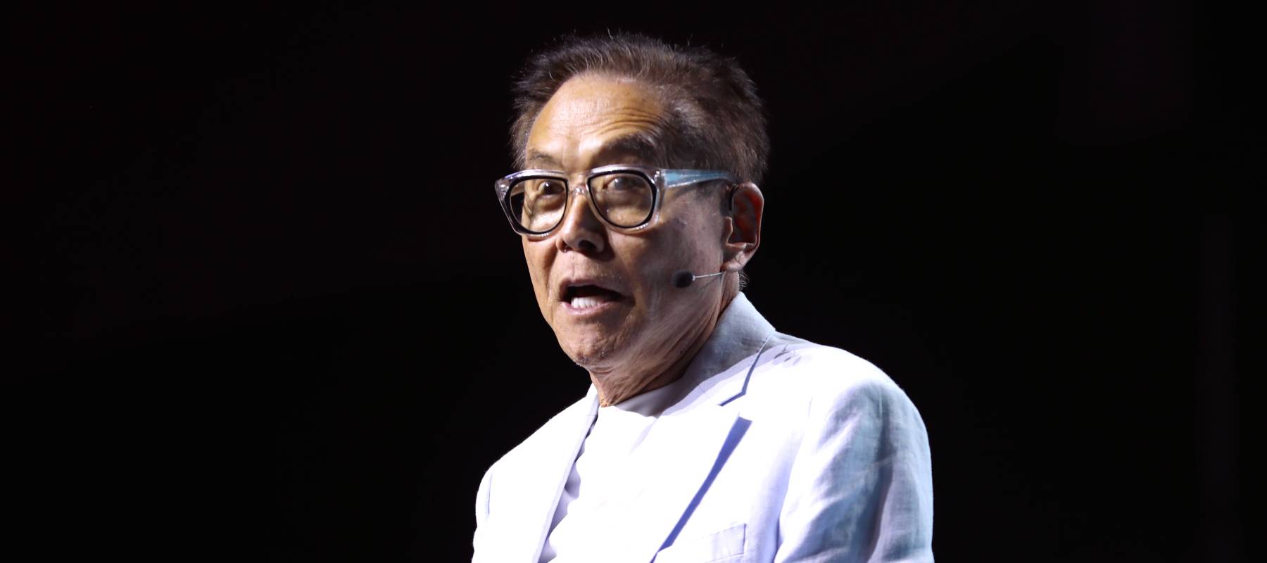 Robert Kiyosaki speaking with attendees at the 2024 FreedomFest.