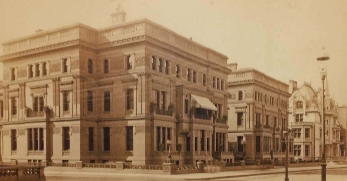 5 Old Money Families That Lost Everything