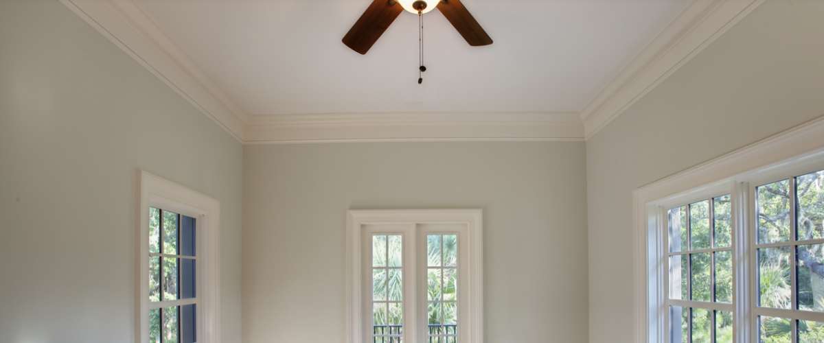 crown molding in an empty room