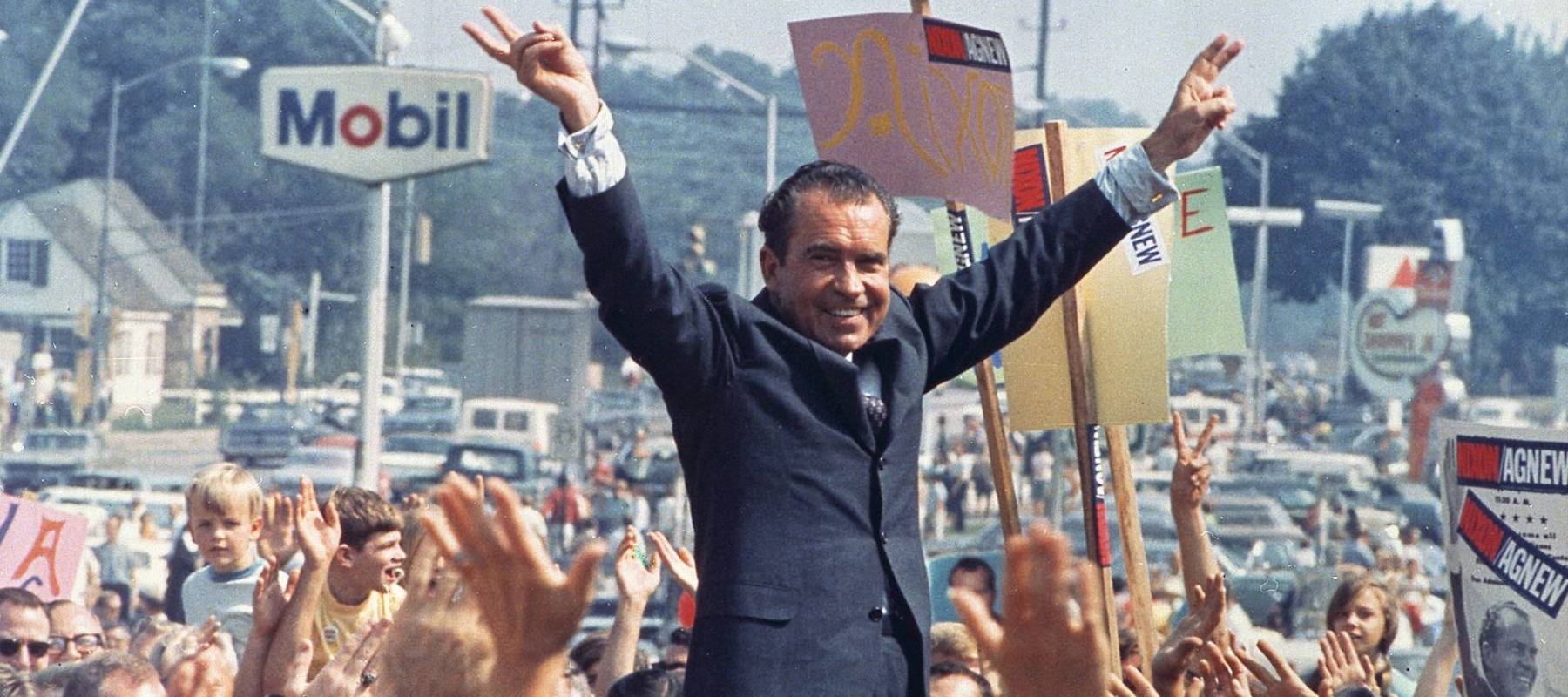Nixon at rally