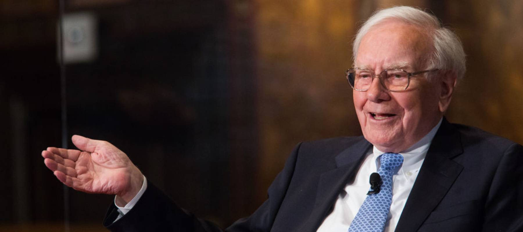 Warren Buffett speaks at Georgetown University in 2013.