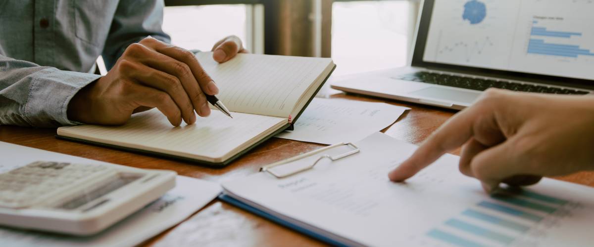 Sales reports for retail store