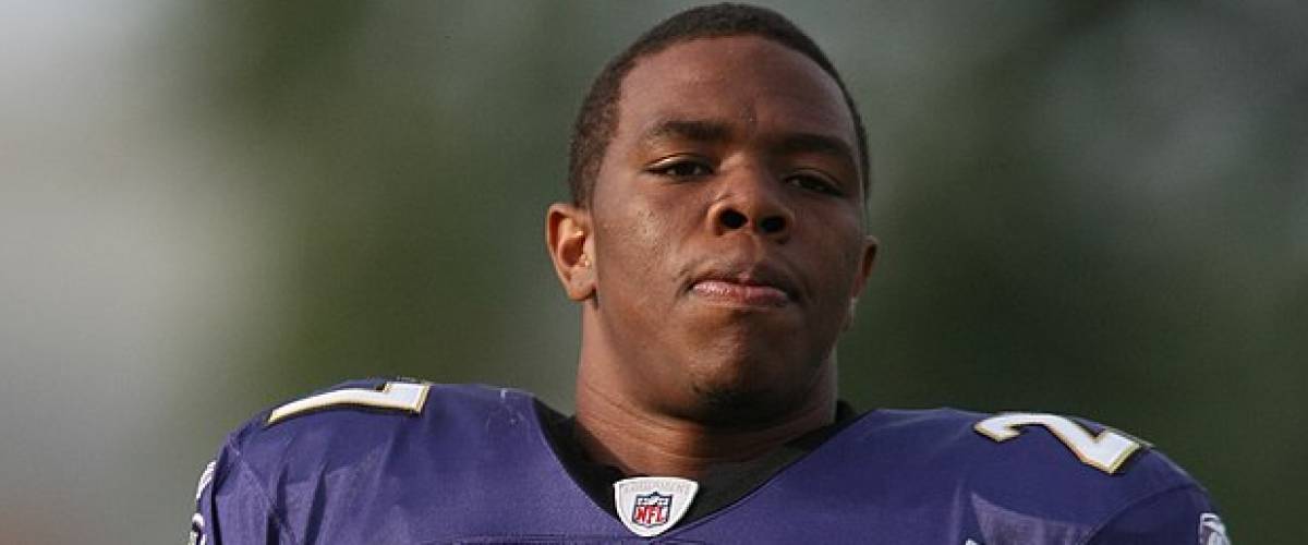 13 NFL Players Who Lost Millions