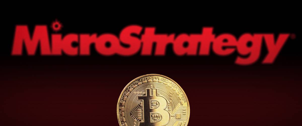 MicroStrategy logo with bitcoin