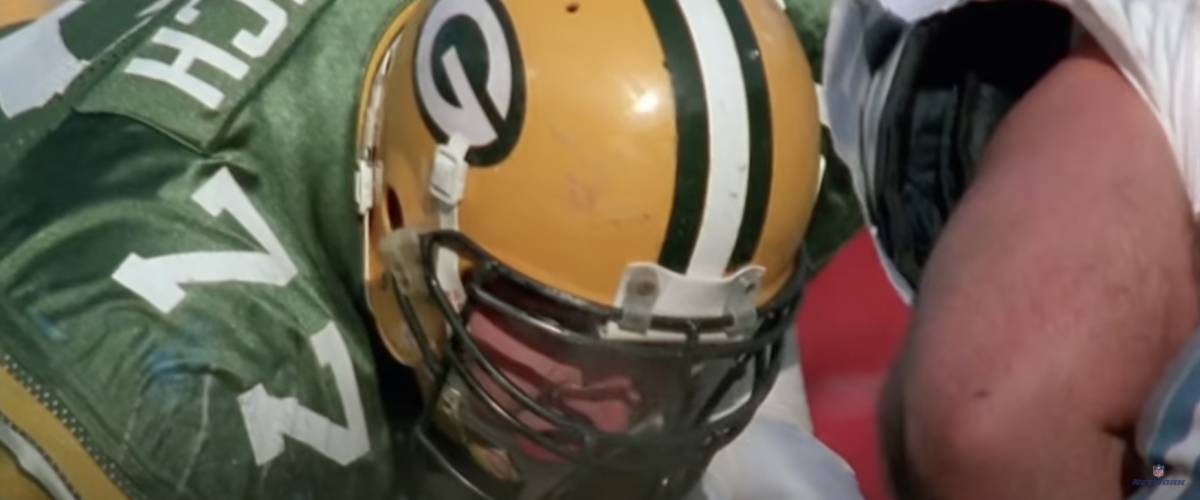 Tony Mandarich playing for Green Bay