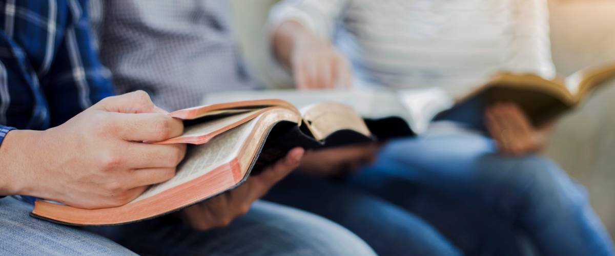 Christian ministry, reading Bible