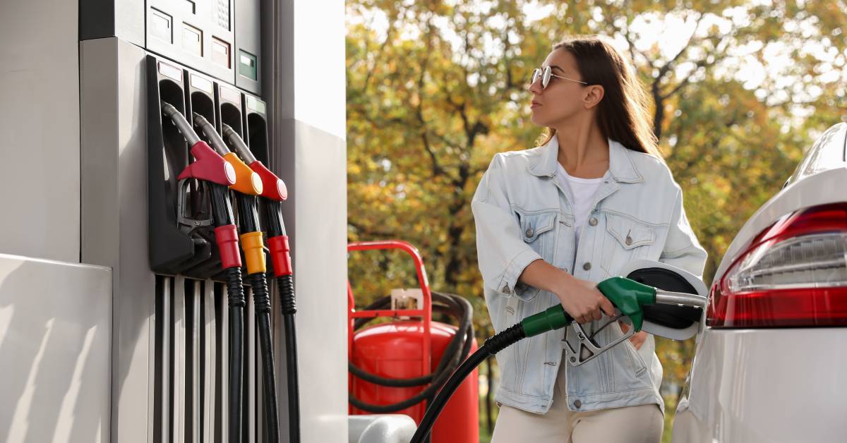 Gas prices fall ahead of Labor Day weekend